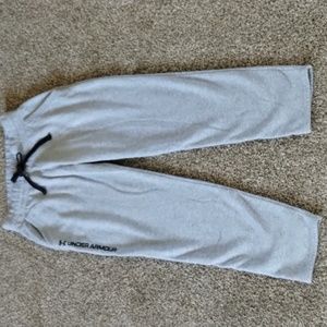 Women's under armor sweats size small